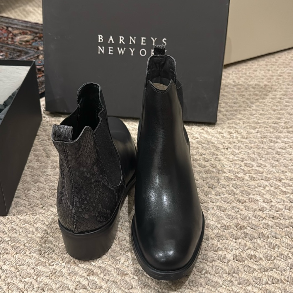 Barney’s New York Ankle Booties NWT